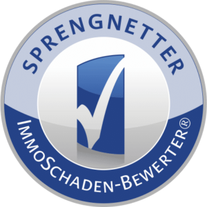 Rundes blau-weißes Logo „SPRENGNETTER“ mit grafischem Prüfzeichen und Schriftzug „Immobilien-Schaden-Bewerter“ auf grauem Hintergrund.